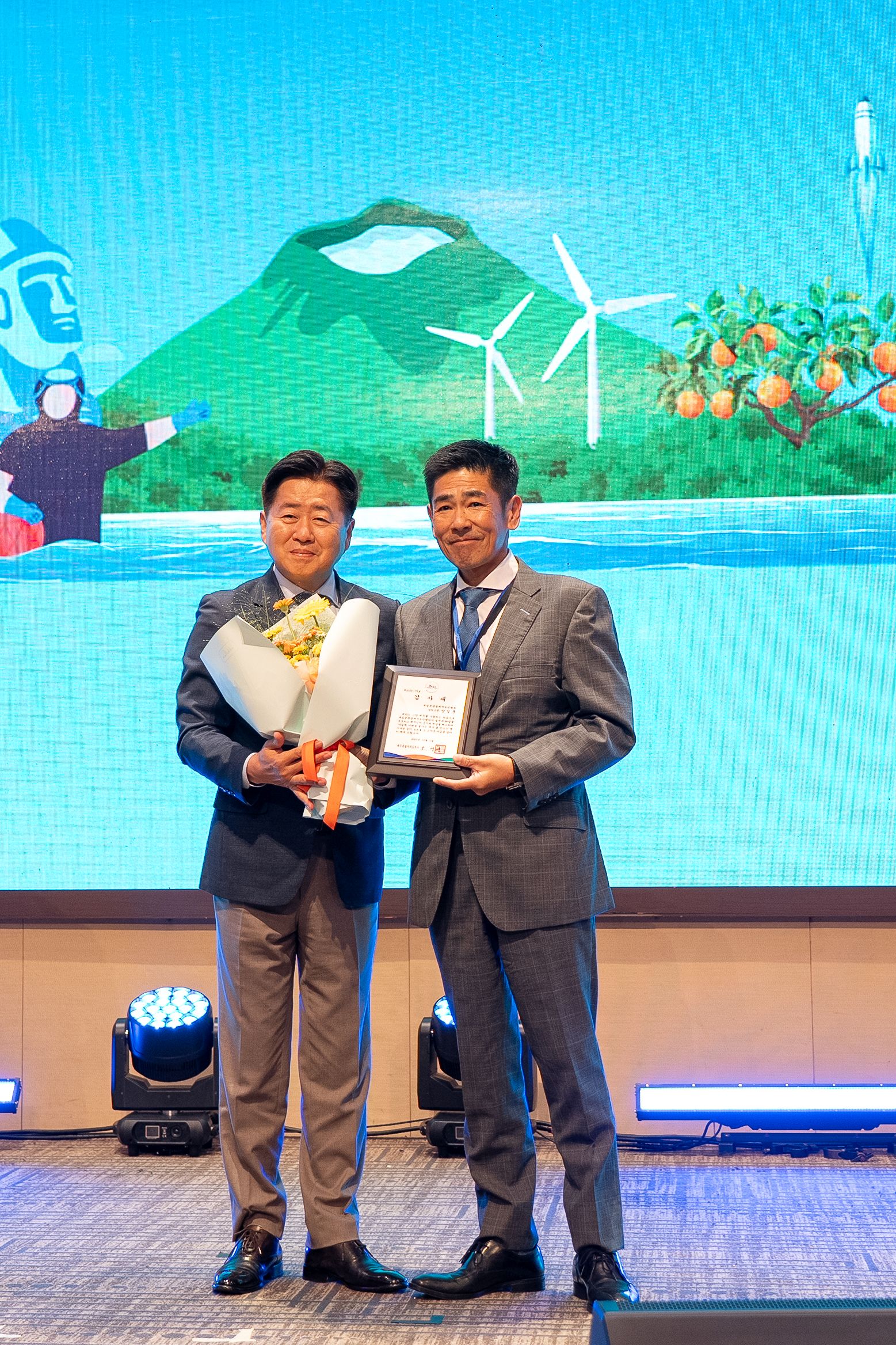 감사패수여 (4).jpg